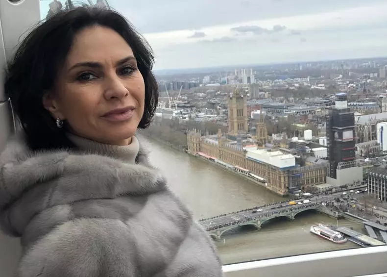 Ramona Bădescu se duce aproape zilnic la sală, la 54 de ani. "Am un antrenor personal"