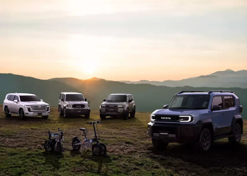 Toyota-Land_Cruiser_FJ-2027-Group_Shot.59a911f3