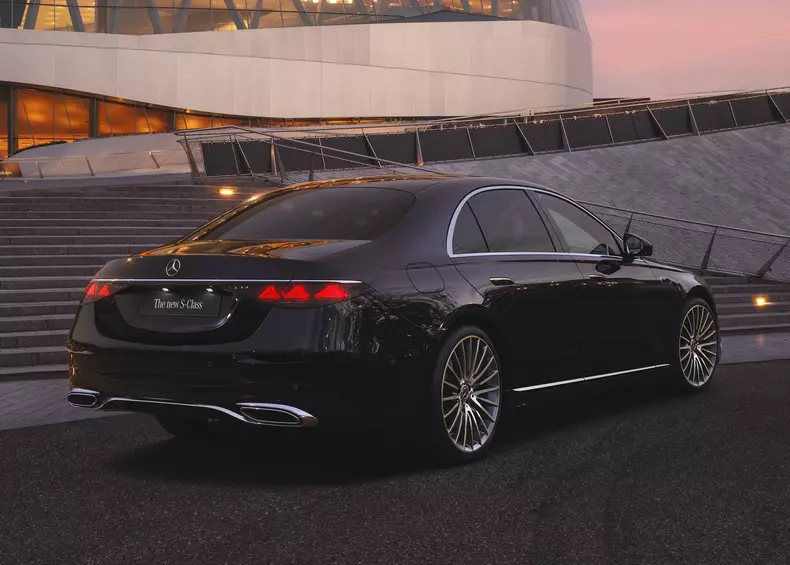 Mercedes-Benz-S-Class-2027-HD-44734a591c2178bbc5e9ce11ec1db0e236261e373