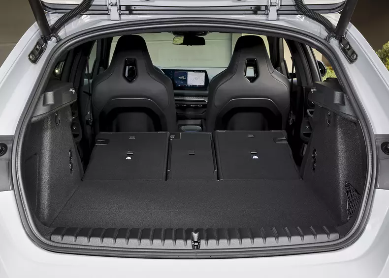 P90550967_highRes_the-all-new-bmw-m135