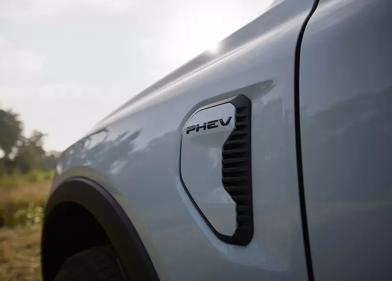 FORD_2024_RANGER_PHEV_14