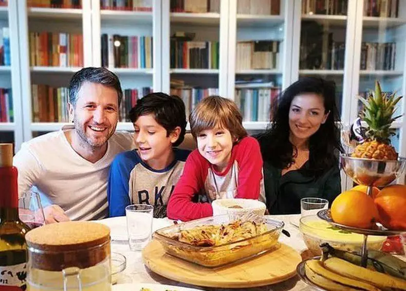 familia oliviei steer