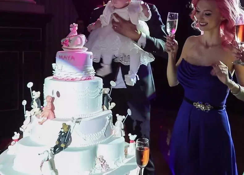 Andreea Bălan şi-a botezat fetiţa (8)