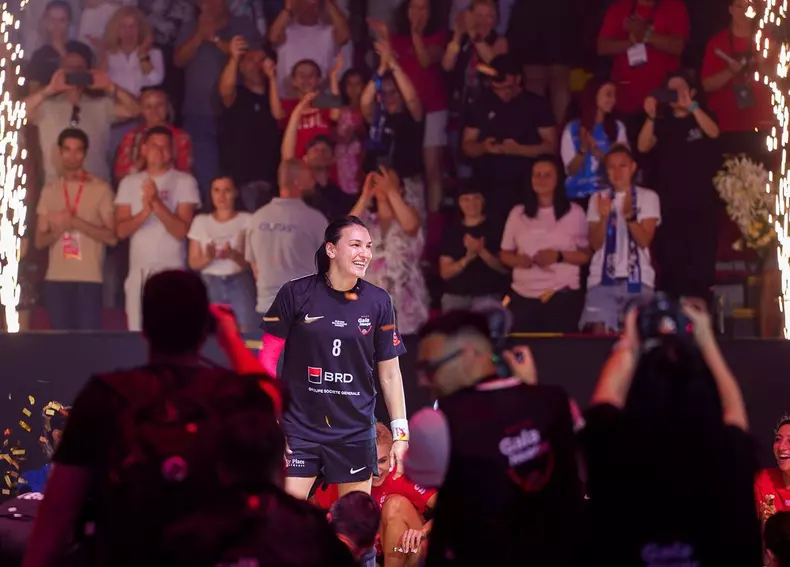 Cristina Neagu retragere (2)