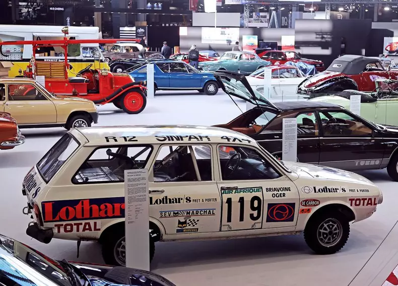 cRenault 12 Sinpar photo