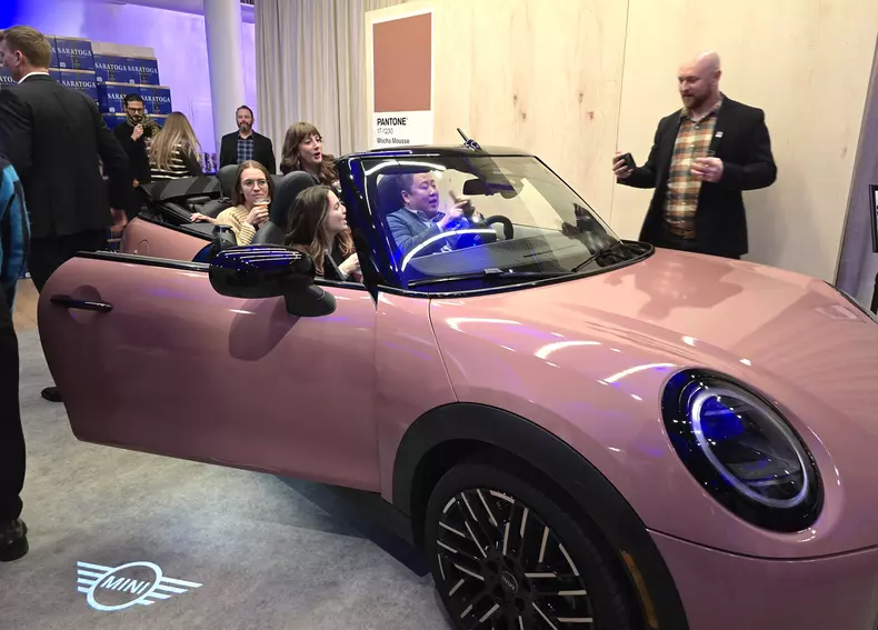 P90583302_highRes_the-all-new-mini-con