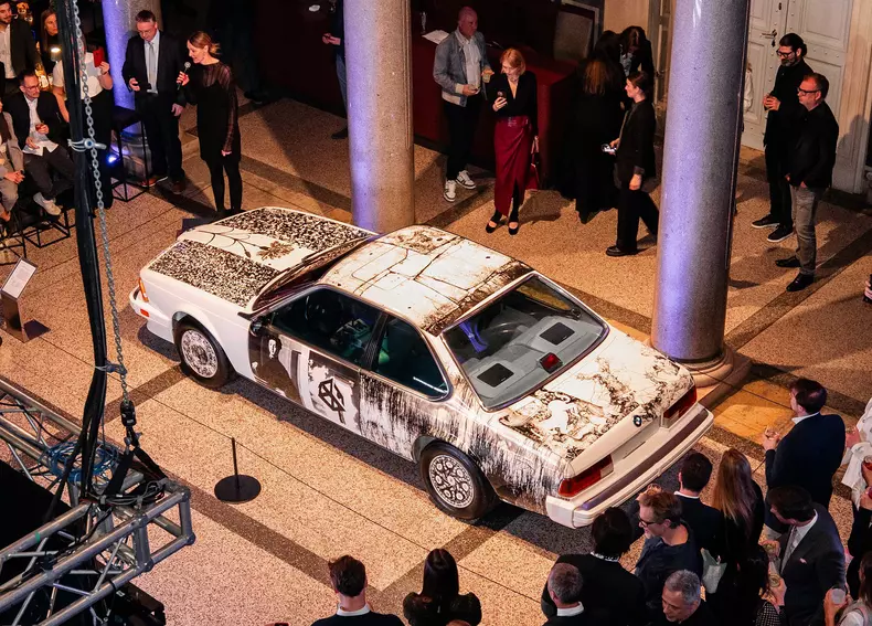 P90592291_highRes_revolution-of-art-20