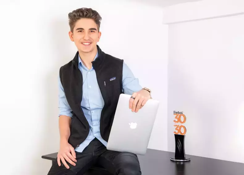 sebastian-dobrincu-deprese-1024x736-1