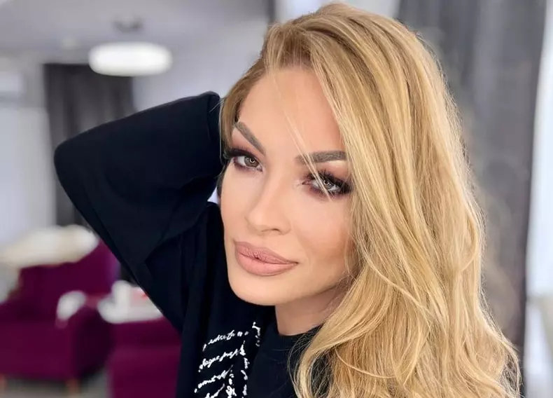 Ce-mari-s-au-facut-gemenele-Valentinei-Pelinel.-Cum-arata-acum-fiicele-lui-Cristi-Borcea-3