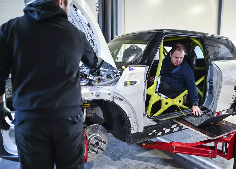 P90455978_highRes_racing-mimi-evo-2022