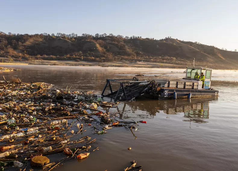 Danube cleanup mission in Romania