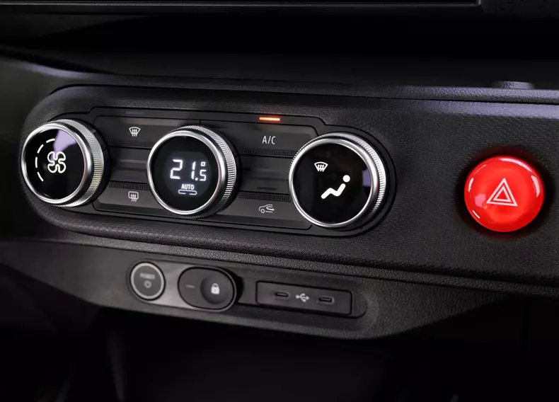 Renault-Twingo_E-Tech_EV-2027-HD-36ed43a31c03df0e2b7297ab74e062f30eb6177db