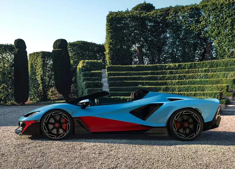 Lamborghini-Fenomeno_Roadster-2027-Side_Profile.74db1ab9