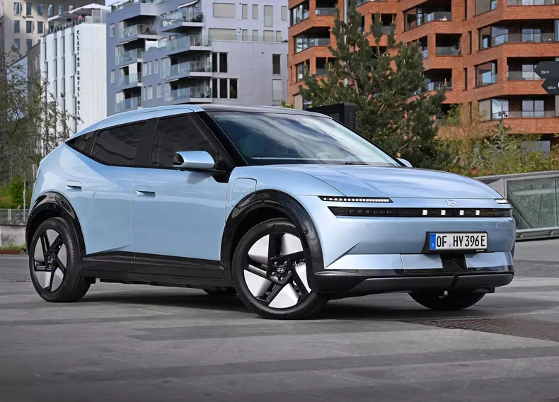 Hyundai-Ioniq_3-2027-wallpaper