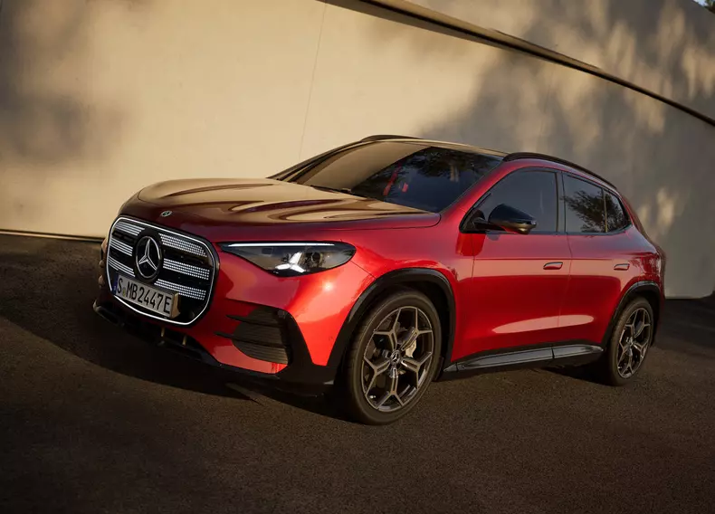 Mercedes-Benz-GLA-2027-wallpaper
