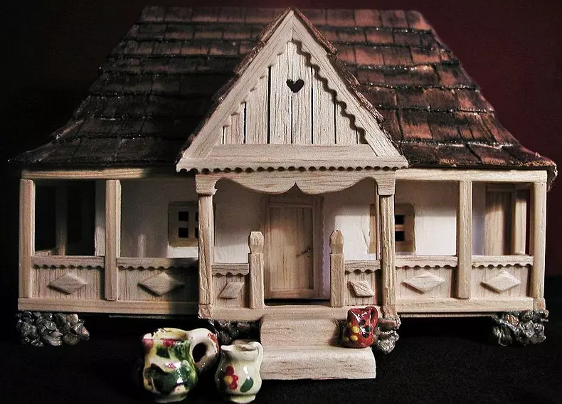 Casa traditionala din lemn in miniatura, www.Kitikat.breslo.ro, 80 lei