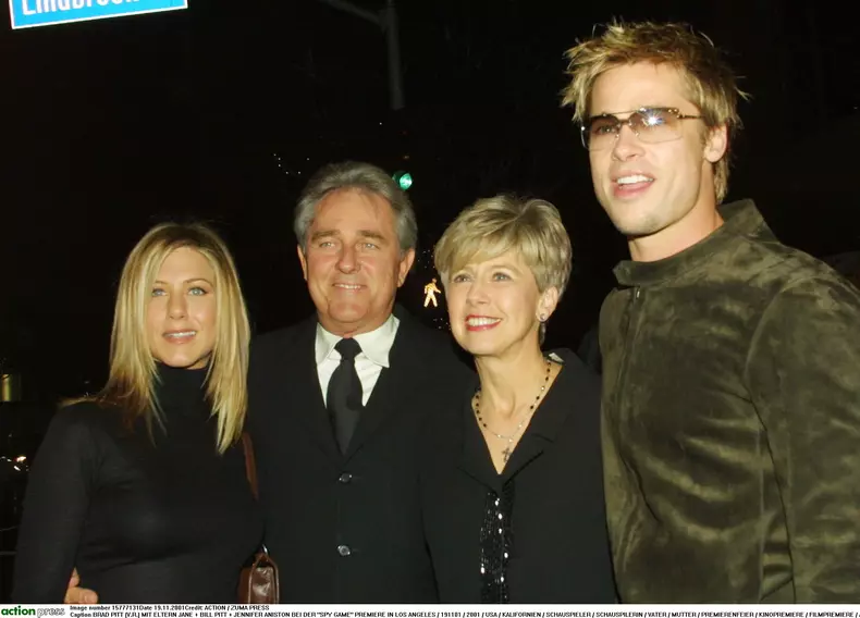 brad-pitt-alaturi-de-parinti-jennifer-aniston