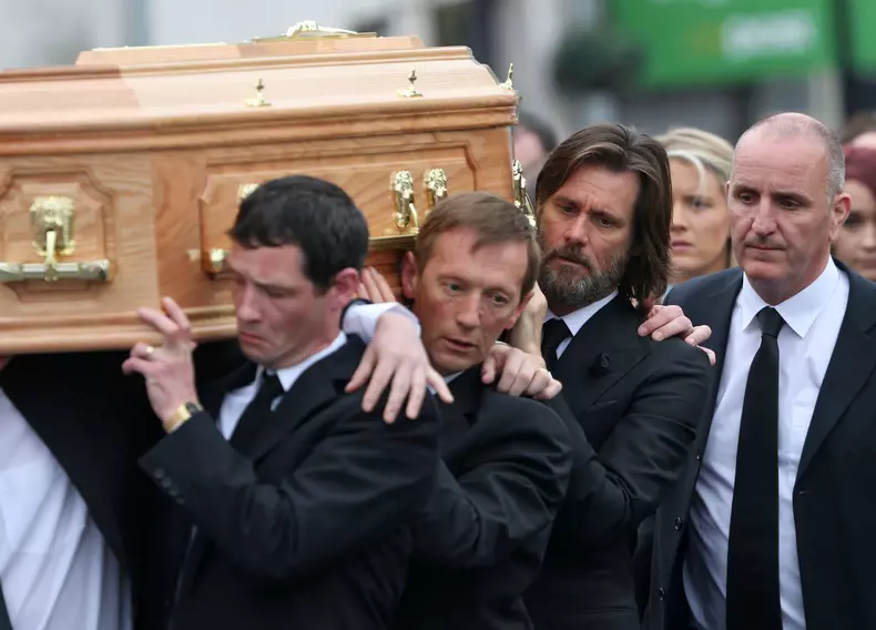 Funeral Cathriona White - Ex of Jim Carey