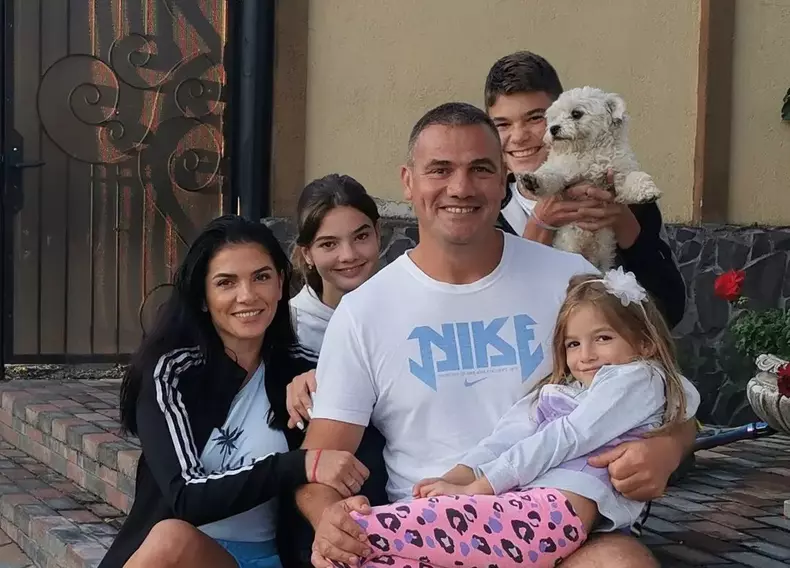 ionut-iftimoaie-alaturi-de-familia-sa-e1671373880970