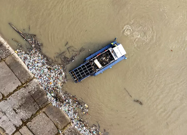 Danube cleanup mission in Romania