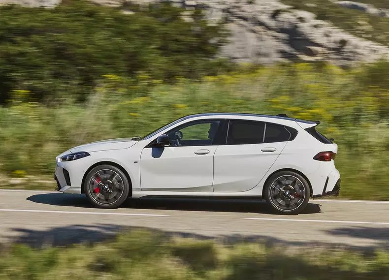 P90550880_highRes_the-all-new-bmw-m135