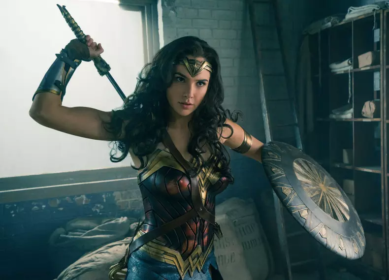 2017 - Wonder Woman - Movie Set