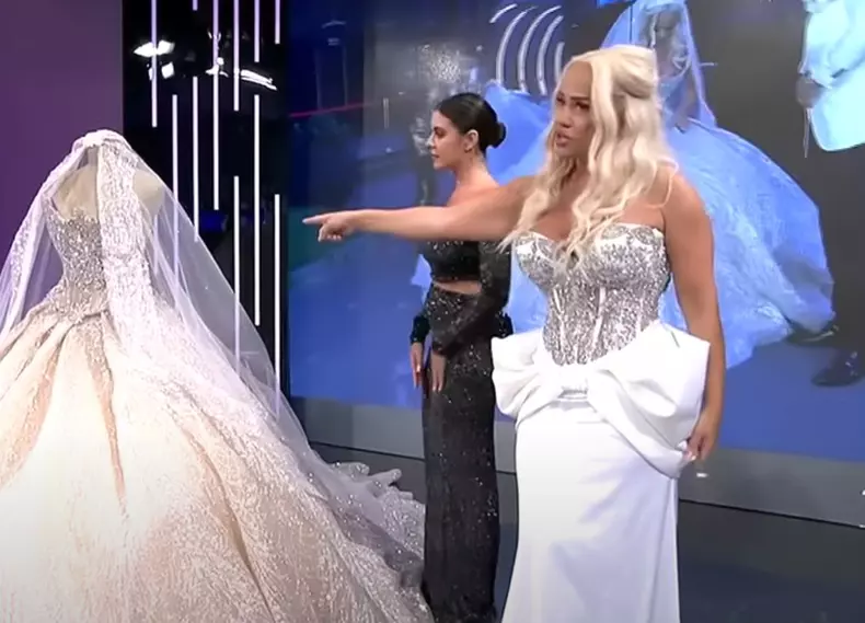 anda-adam-a-treia-rochie-5