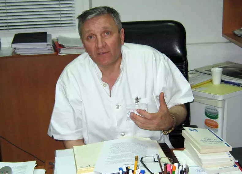 Chirurgul Mircea Beuran9