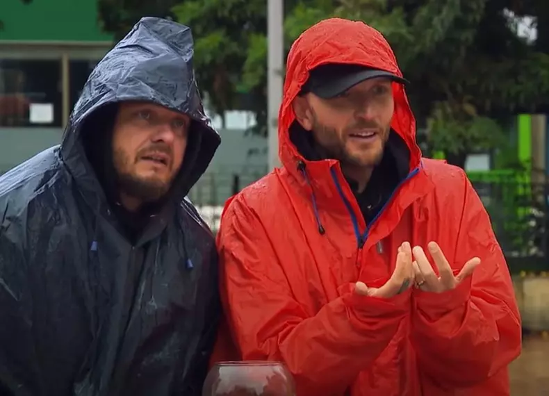 bordea-si-cortea-la-america-express