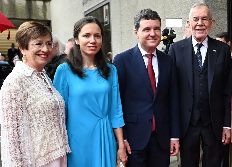 mirabela si nicusor dan in austria
