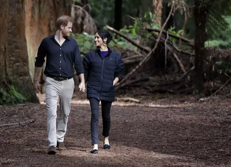 Harry și Meghan Markle, prima apariție împreună, după lansarea cărții de memorii a prințului. Cum au fost surprinși