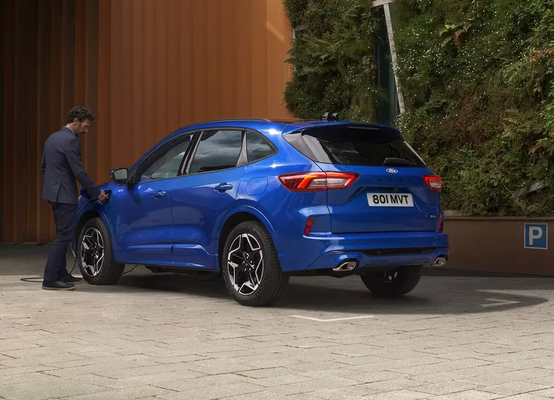 2023_FORD_KUGA_ST-LINE_04