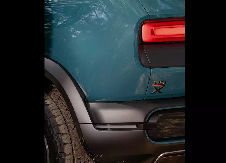 Rivian-R3X-2027-1600-0a