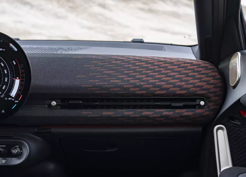 P90567381_highRes_the-mini-john-cooper