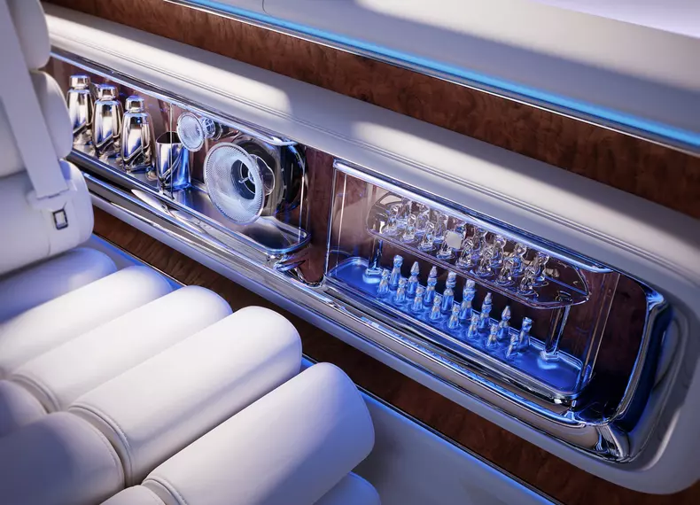 Mercedes-Benz-Vision_V_Concept-2025-HD-8e19bf8a1bc33aa527f482f12782f3017fa57c1d1