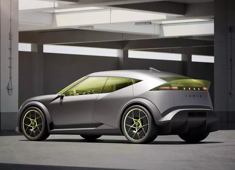 Hyundai-Ioniq_Three_Concept-2025-Rear_Three-Quarter.388b218d