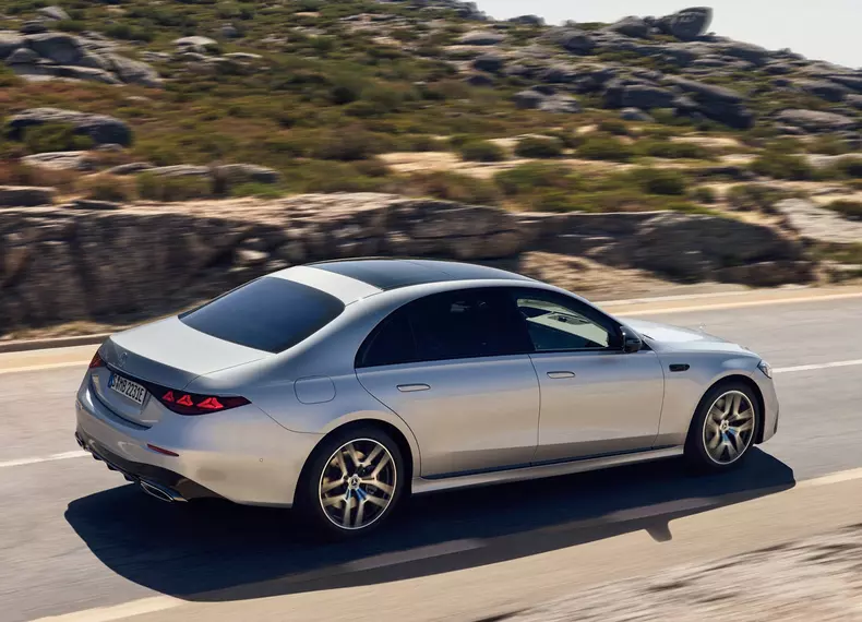 Mercedes-Benz-S-Class-2027-HD-7127be011c21a78bff435f55a2b94085539eaf373