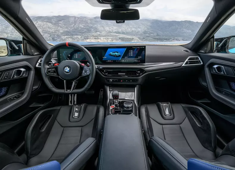 BMW-M2_with_M_xDrive-2027-Interior.3e2c97c6