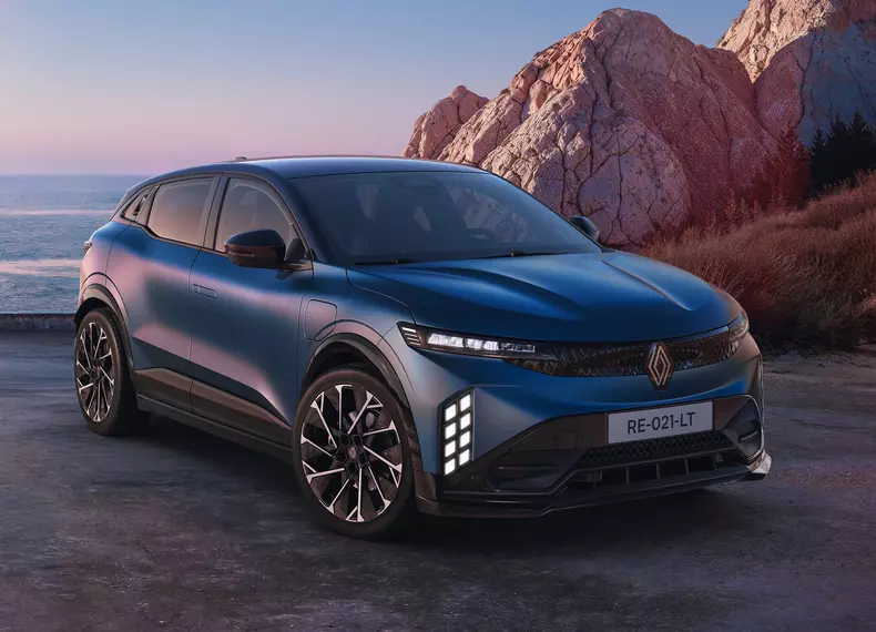 Renault-Megane_E-Tech-2027-wallpaper