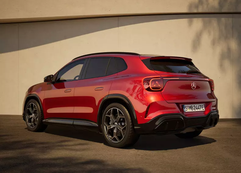 Mercedes-Benz-GLA-2027-HD-57a834411c6125fc0ac4730e5b98819d0de563354