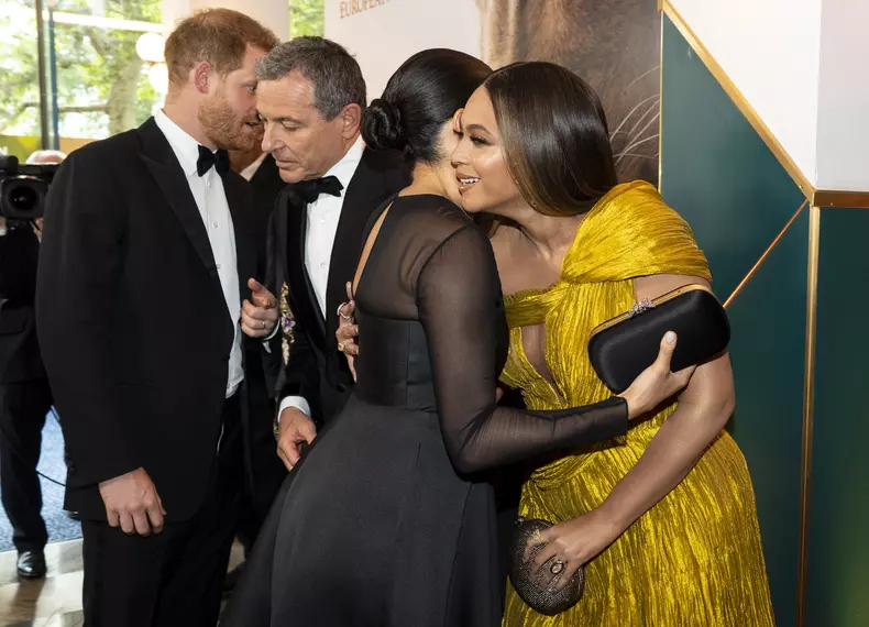 Meghan Markle și prințul Harry, premiera Regele Leu, Londra