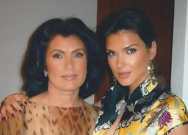 monica-barladeanu-si-mama-ei-4