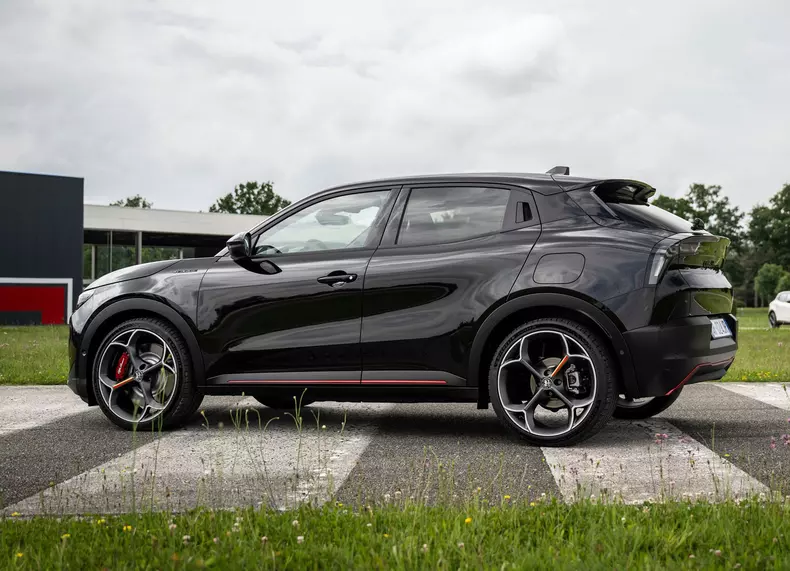 Alfa_Romeo-Junior-2025-HD-c68255261b7b54649471caec1f33e2e6dc66f14f0