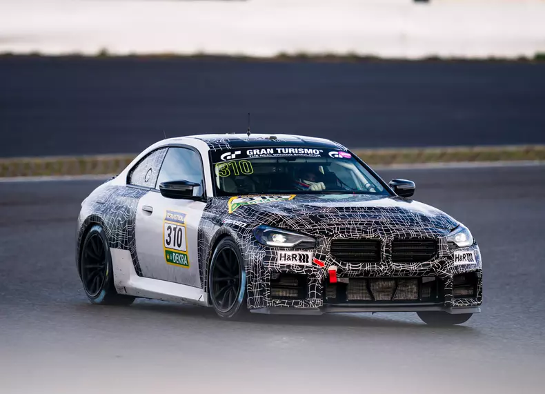 P90574218_highRes_nuerburgring-ger-18-