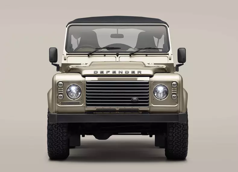 Land_Rover-Defender_Classic_V8_Soft_Top-2025-Front.34bc4891