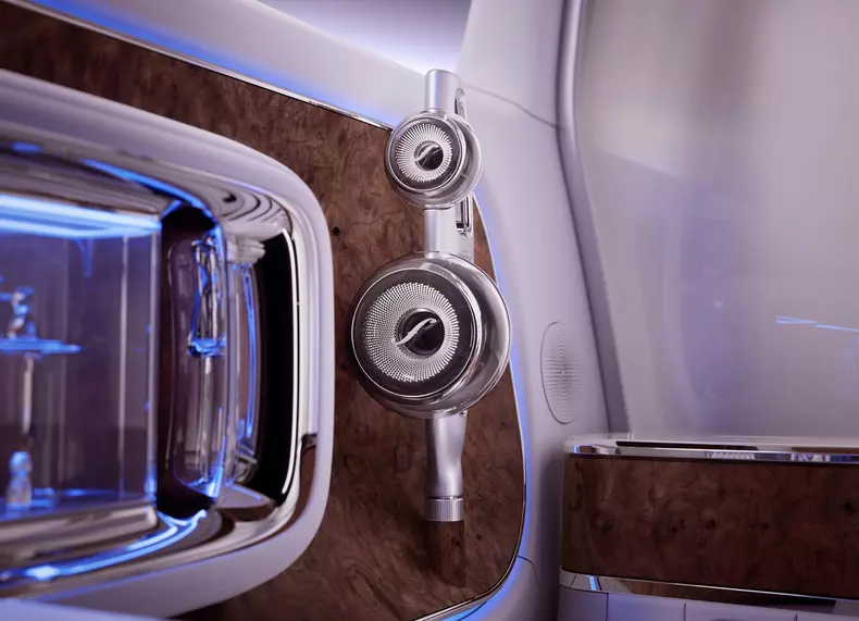 Mercedes-Benz-Vision_V_Concept-2025-HD-823741c51bc34c09f42127536f00834d37fb731d1