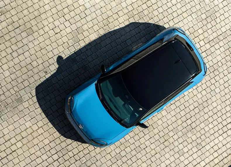 Nissan-Micra_EV-2026-Top.2bd9c6af