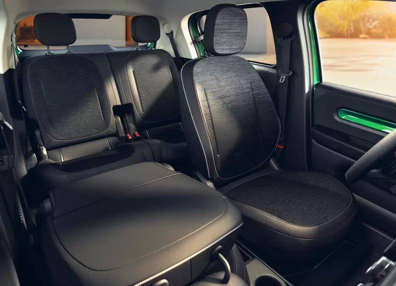 Renault-Twingo_E-Tech_EV-2027-HD-a02555dc1c33865cbe7a57aed8576750595c6097c