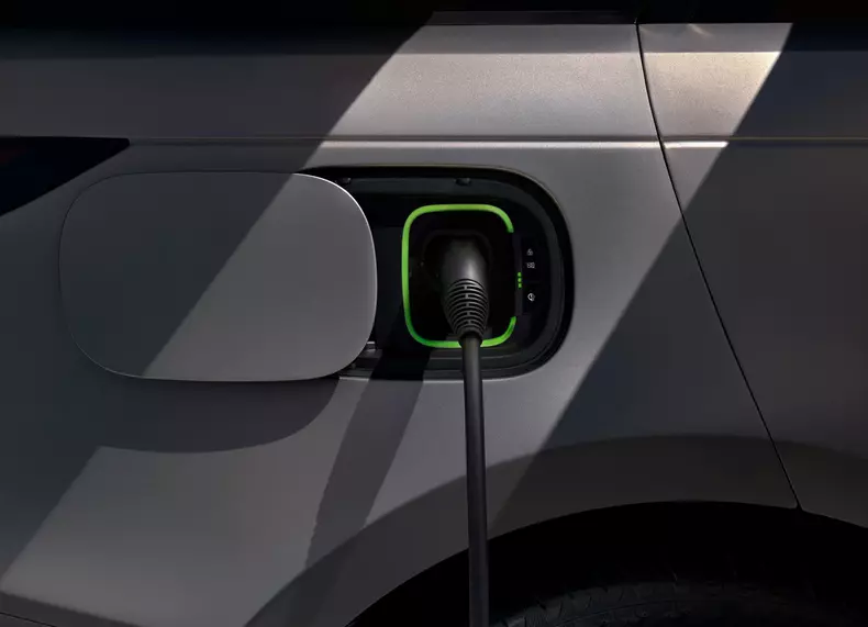 Land_Rover-Range_Rover_Sport_Electric-2027-HD-3ee2bf841c7759418f10522f0cb44165838f1b208