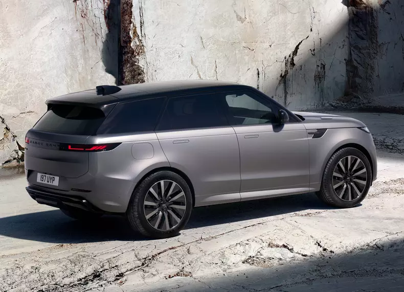 Land_Rover-Range_Rover_Sport_Electric-2027-Rear_Three-Quarter.a920497b